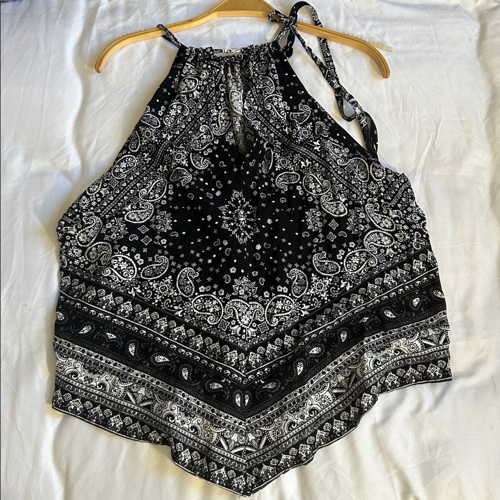 🆕 Paisley Rayon Top W/ Center V Opening And Adjustable Drawstring Tie.
